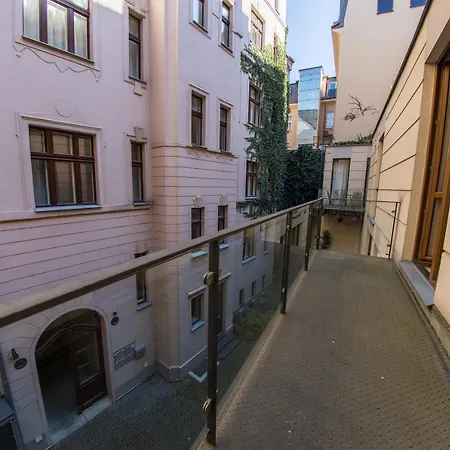 Romantic Duplex Loft In The Heart Of Prague