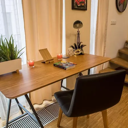 Romantic Duplex Loft In The Heart Of Apartment *