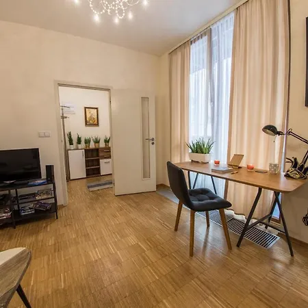 Romantic Duplex Loft In The Heart Of *